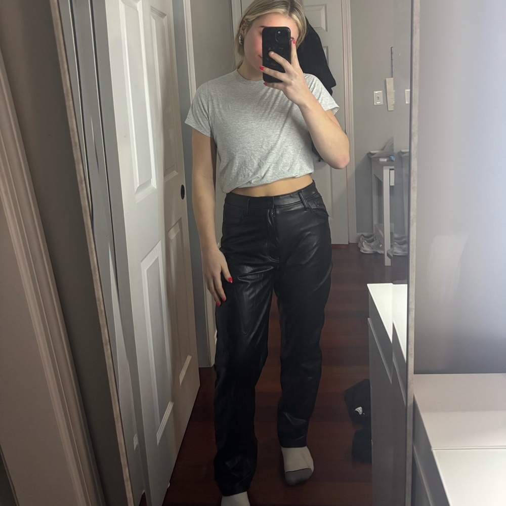 Abercrombie The 90’s Straight High Rise Black Leather Pants